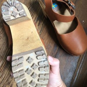 Mia Shoes - MIA Abba clog heel in luggage Mia Shoes - MIA Abba clog heel in luggage
